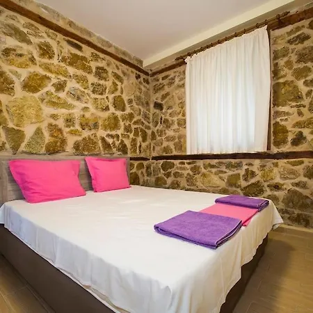 Вилла Petrini Spiti Пиргадикия Экстерьер фото