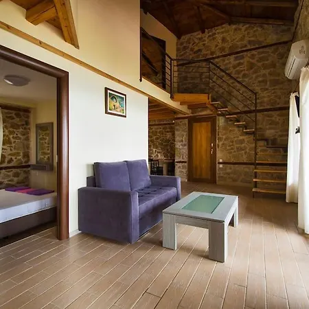 Вилла Petrini Spiti Пиргадикия Экстерьер фото