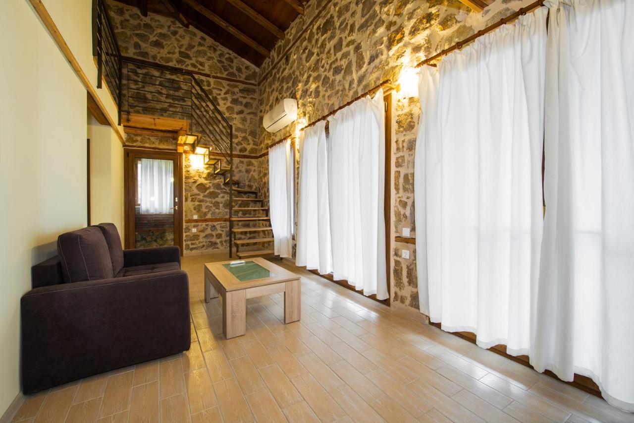 Petrini Spiti Villa
